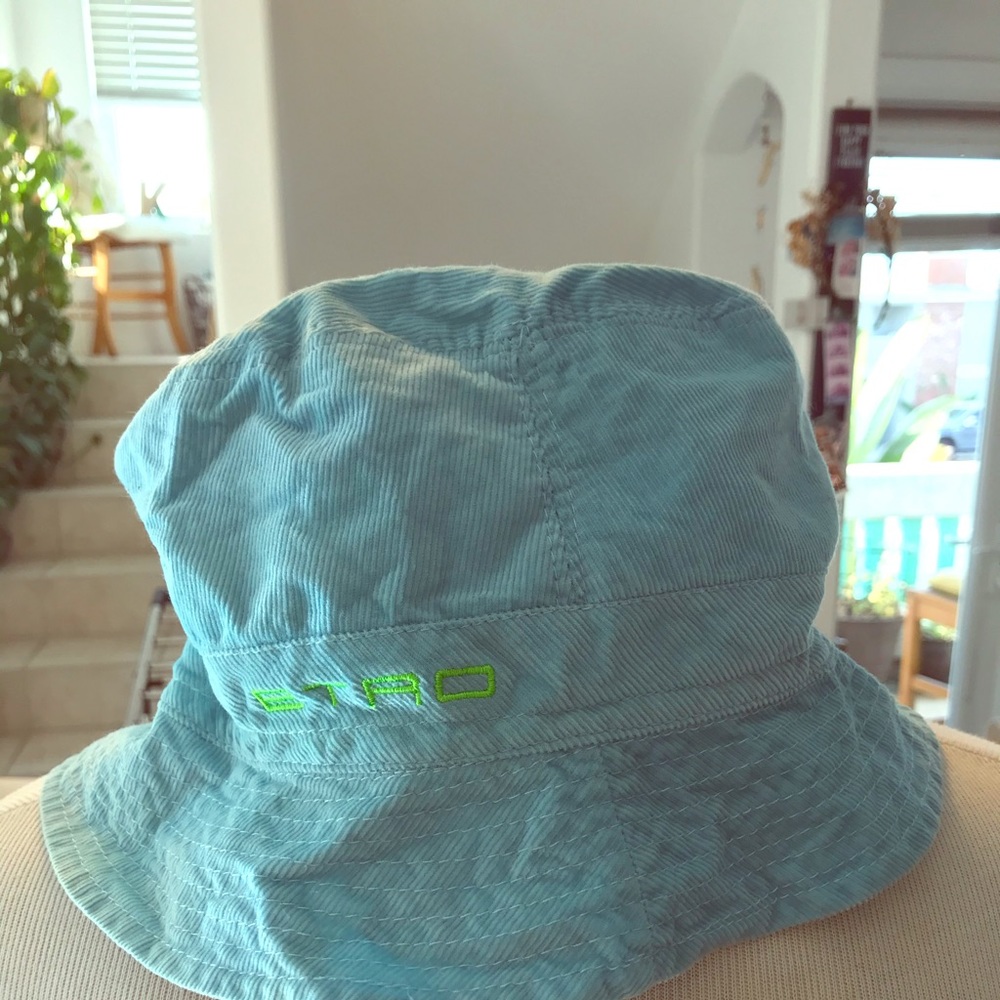 ETRO bucket hat with reversible pattern